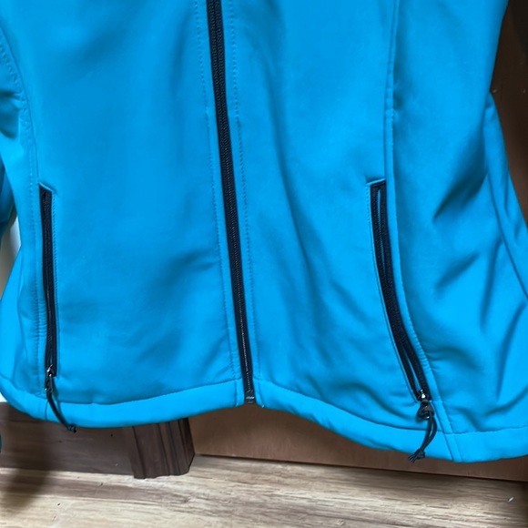 Women’s North Face Jacket - Picture 4 of 5